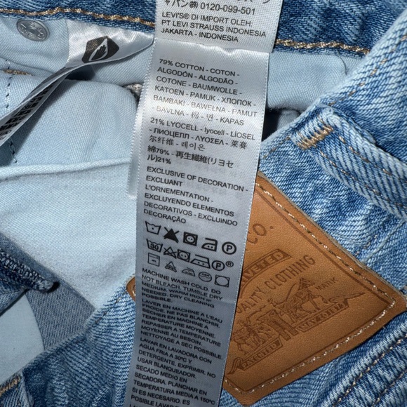 Levi’s Baggy Dad Blue Jeans - Picture 5 of 6